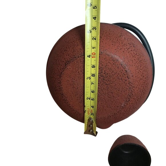 Hwagui Cast Iron Teapot Set Red & Black Pots Floral Design Two Cups & Infuser - Picture 6 of 8